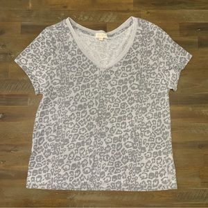 ✅ Ultra Flirt gray animal print v neck t shirt